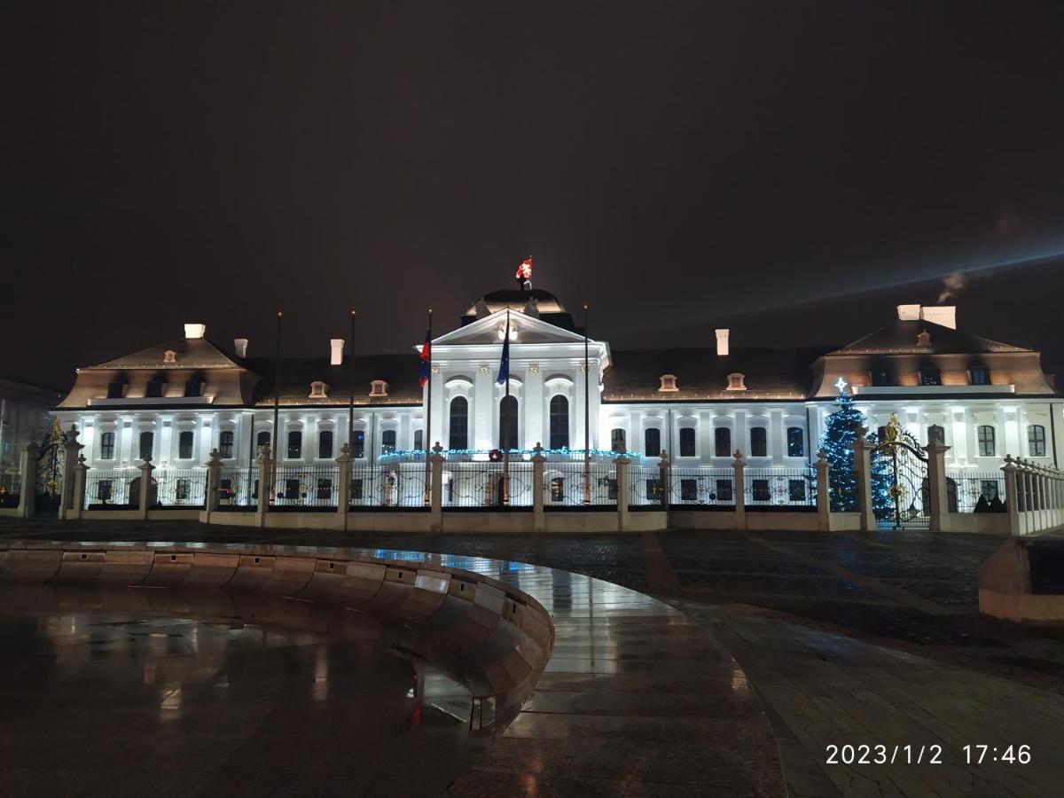 Krasny Byt S Vyhladmi V Historickom Centre Bratysława Zewnętrze zdjęcie