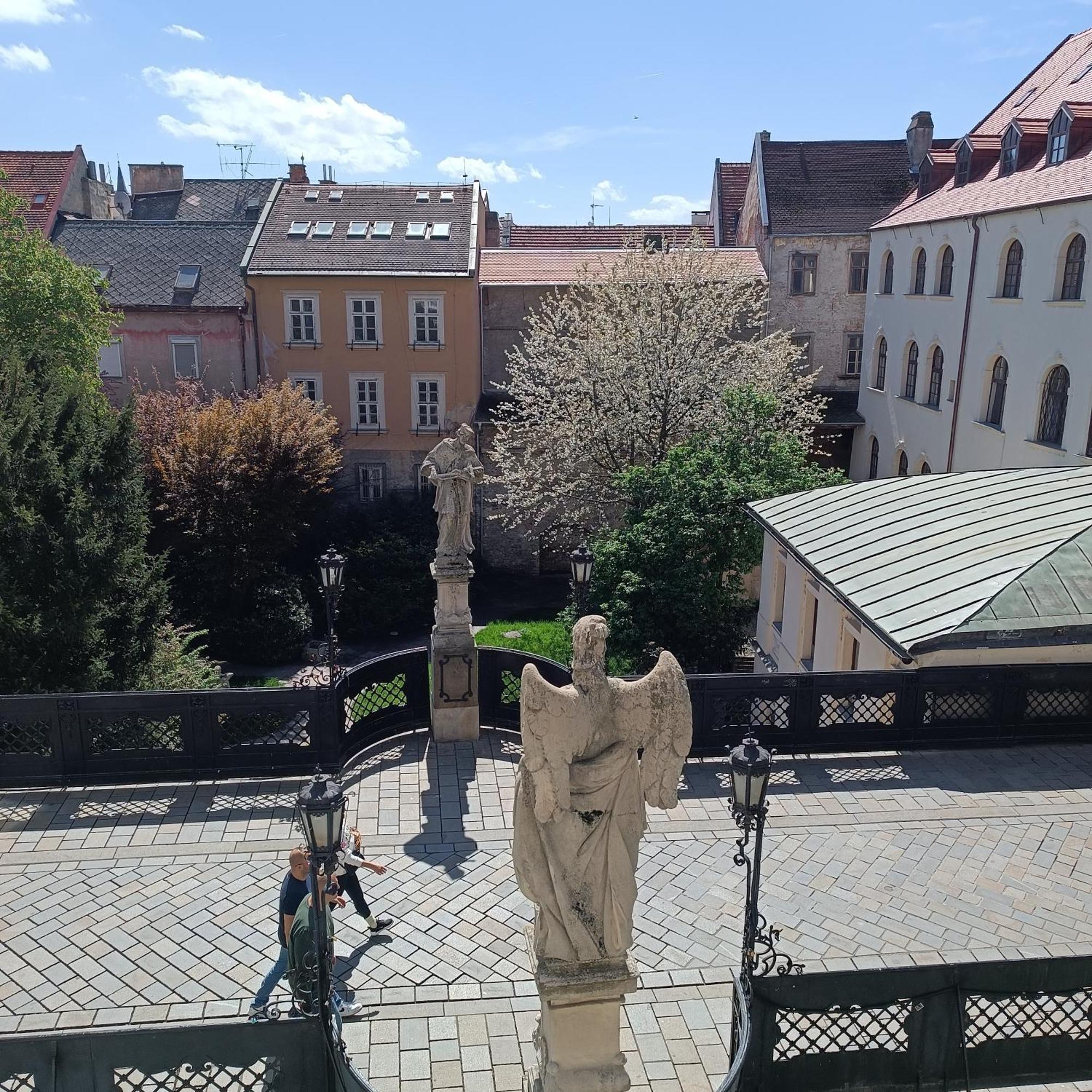 Krasny Byt S Vyhladmi V Historickom Centre Bratysława Zewnętrze zdjęcie